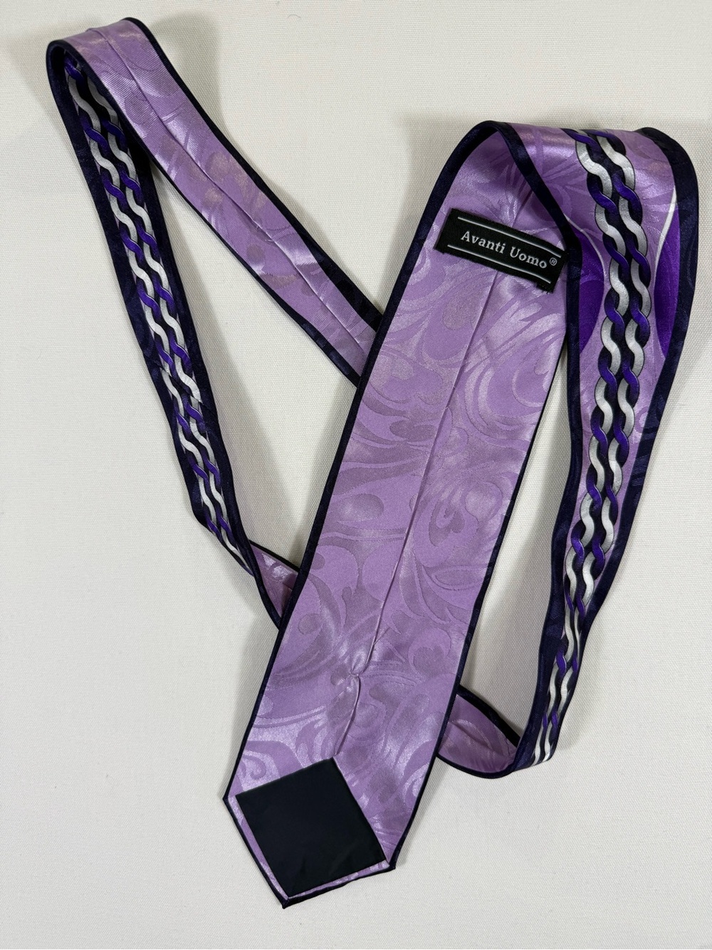 Avanti Lilac and Navy Paisley Woven Men's Tie